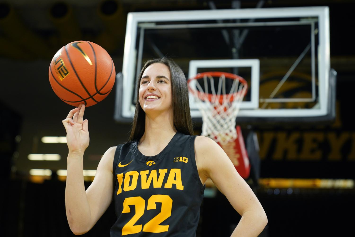 Turning Point For Women’s Basketball: Caitlin Clark Scores ...